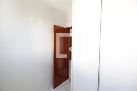 Quarto 2 de apartamento para alugar com 3 quartos, 80m² em Santa Mônica, Uberlândia