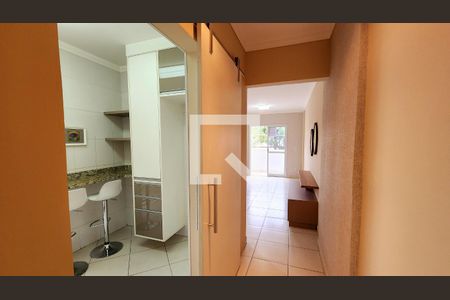 Hall de entrada de apartamento à venda com 2 quartos, 65m² em Centro, Jundiaí