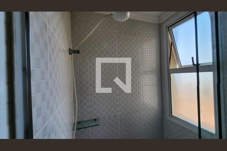 Banheiro de apartamento à venda com 2 quartos, 65m² em Centro, Jundiaí