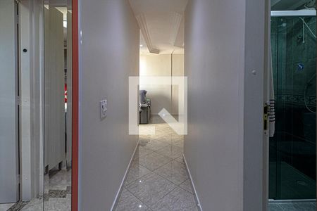corredor para os cômodos  de apartamento à venda com 3 quartos, 74m² em Jardim Santa Emilia, São Paulo