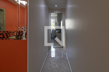 corredor para os cômodos  de apartamento à venda com 3 quartos, 74m² em Jardim Santa Emilia, São Paulo