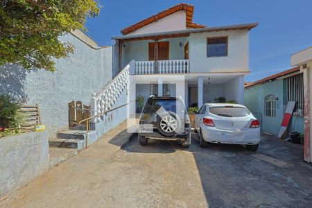 Área externa de casa à venda com 6 quartos, 360m² em São Marcos, Belo Horizonte