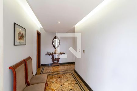 Casa à venda com 1000m², 6 quartos e 9 vagasEntrada