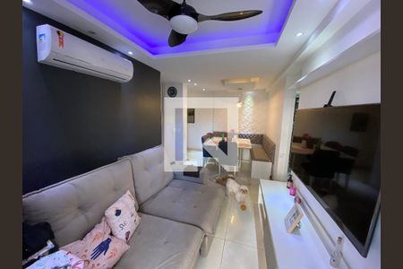 Sala de apartamento para alugar com 2 quartos, 75m² em Del Castilho, Rio de Janeiro