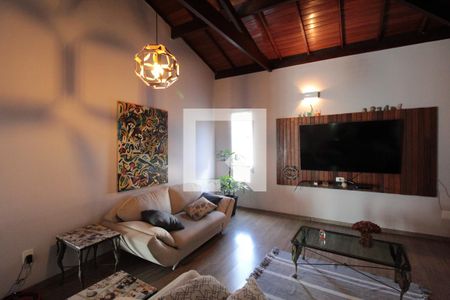 Sala de TV de casa à venda com 3 quartos, 200m² em Santa Amelia, Belo Horizonte