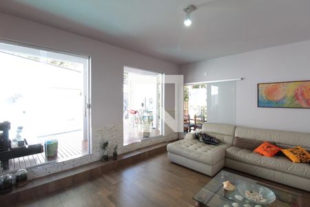 Sala de Estar de casa à venda com 3 quartos, 200m² em Santa Amelia, Belo Horizonte