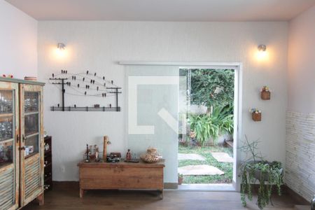 Sala de Estar de casa à venda com 3 quartos, 200m² em Santa Amelia, Belo Horizonte