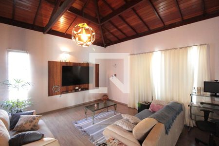 Sala de TV de casa à venda com 3 quartos, 200m² em Santa Amelia, Belo Horizonte