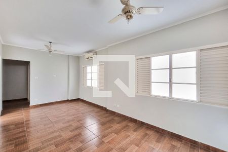 Suíte de casa para alugar com 4 quartos, 431m² em Centro, Jacareí