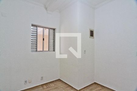 Quarto de casa para alugar com 1 quarto, 70m² em Vila Zat, São Paulo