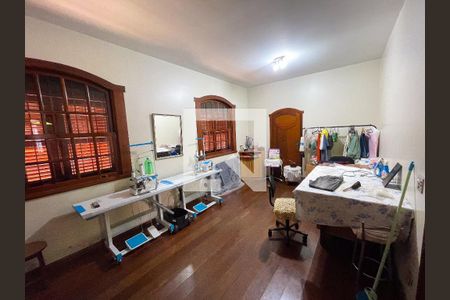 Sala 2 de casa à venda com 3 quartos, 360m² em Glória, Contagem