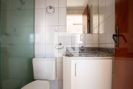 Banheiro de apartamento à venda com 3 quartos, 51m² em Vila Conceicao, Diadema
