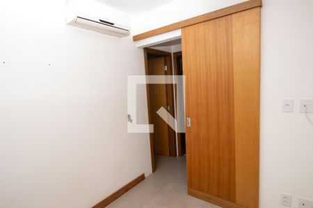 Quarto 1 de apartamento à venda com 2 quartos, 175m² em Barra da Tijuca, Rio de Janeiro