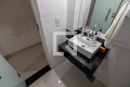 Lavabo de casa à venda com 2 quartos, 65m² em Planalto, Belo Horizonte