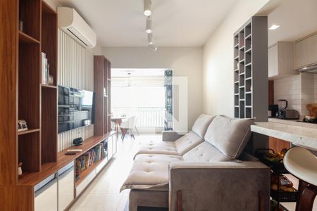 Sala  de apartamento à venda com 2 quartos, 68m² em Chácara Seis de Outubro, São Paulo