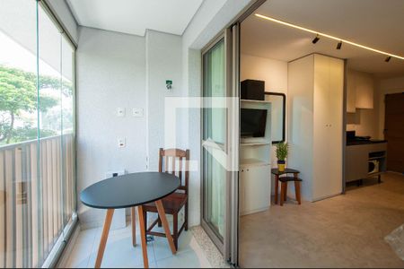 Varanda de kitnet/studio para alugar com 1 quarto, 27m² em Sumarezinho, São Paulo