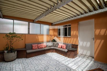 Casa à venda com 185m², 4 quartos e 3 vagas Casa à venda com 185m², 4 quartos e 3 vagasQuintal