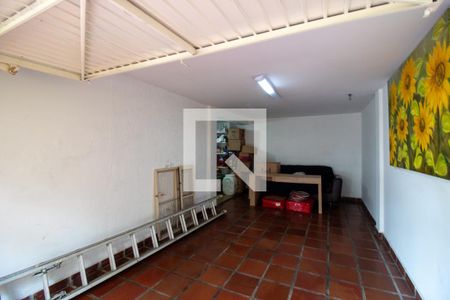 Casa à venda com 185m², 4 quartos e 3 vagas Casa à venda com 185m², 4 quartos e 3 vagasGaragem