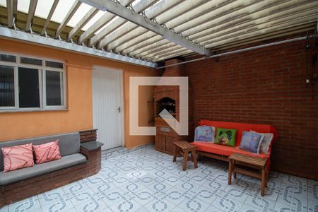 Casa à venda com 185m², 4 quartos e 3 vagas Casa à venda com 185m², 4 quartos e 3 vagasQuintal