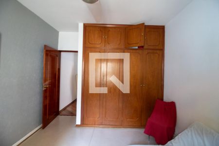 Casa à venda com 185m², 4 quartos e 3 vagas Casa à venda com 185m², 4 quartos e 3 vagasQuarto 3