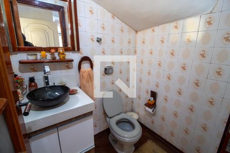 Casa à venda com 185m², 4 quartos e 3 vagas Casa à venda com 185m², 4 quartos e 3 vagasLavabo