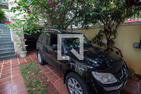Casa à venda com 185m², 4 quartos e 3 vagas Casa à venda com 185m², 4 quartos e 3 vagasGaragem