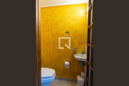 Casa à venda com 187m², 3 quartos e 4 vagas Casa à venda com 187m², 3 quartos e 4 vagasLavabo da Garagem