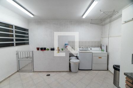 Casa à venda com 187m², 3 quartos e 4 vagas Casa à venda com 187m², 3 quartos e 4 vagasÁrea de Serviço