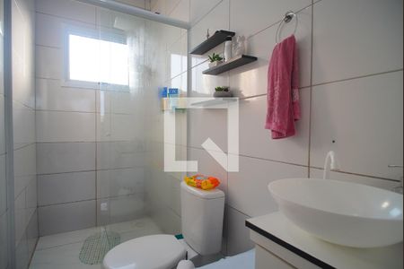 Banheiro de casa de condomínio à venda com 2 quartos, 50m² em Rondônia, Novo Hamburgo