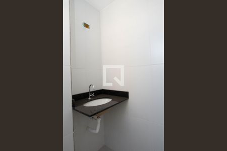 Banheiro da Suíte de apartamento à venda com 2 quartos, 56m² em Vila Galvão, Guarulhos