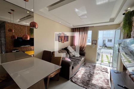 Sala de casa de condomínio para alugar com 2 quartos, 64m² em Vila Colorado, Suzano