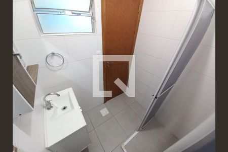 Banheiro de apartamento para alugar com 1 quarto, 32m² em Centro, São Vicente