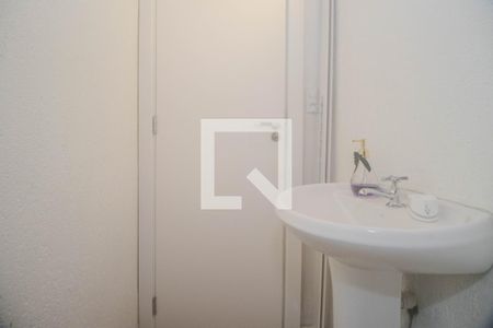 Lavabo de casa de condomínio à venda com 2 quartos, 78m² em Jardim Carvalho, Porto Alegre