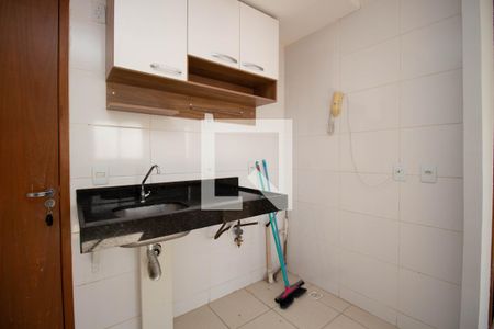 Cozinha e Área de Serviço de apartamento para alugar com 1 quarto, 46m² em Samambaia, Brasília