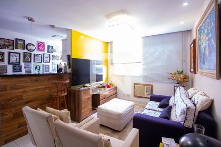 Apartamento à venda com 70m², 2 quartos e 1 vagaSala