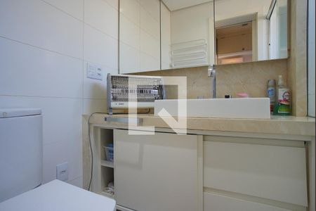 Banheiro da Suíte de apartamento à venda com 3 quartos, 115m² em Higienópolis, Porto Alegre