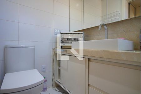 Banheiro da Suíte de apartamento à venda com 3 quartos, 115m² em Higienópolis, Porto Alegre