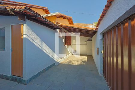 Área externa  de casa à venda com 3 quartos, 300m² em Concórdia, Belo Horizonte