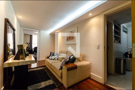 Sala intima  de apartamento para alugar com 4 quartos, 210m² em Icaraí, Niterói