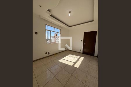 Apartamento à venda com 3 quartos, 66m² em Pompéia, Belo Horizonte