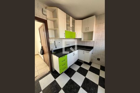 Apartamento à venda com 3 quartos, 66m² em Pompéia, Belo Horizonte