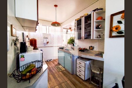 Cozinha de apartamento à venda com 3 quartos, 85m² em Nova Floresta, Belo Horizonte