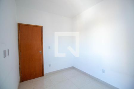 Quarto 1 de apartamento para alugar com 2 quartos, 38m² em Jardim Arize, São Paulo