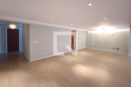 Sala de apartamento à venda com 4 quartos, 226m² em Cambuí, Campinas