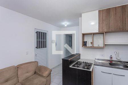 Sala e cozinha de apartamento para alugar com 1 quarto, 30m² em Jardim do Tiro, São Paulo