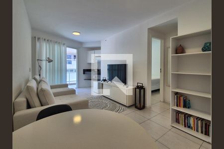 Sala de kitnet/studio para alugar com 1 quarto, 60m² em Recreio dos Bandeirantes, Rio de Janeiro