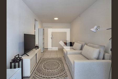 Sala de kitnet/studio para alugar com 1 quarto, 60m² em Recreio dos Bandeirantes, Rio de Janeiro