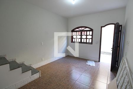 Sala de casa à venda com 2 quartos, 64m² em Cordovil, Rio de Janeiro