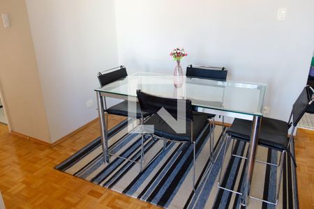 sala de apartamento para alugar com 3 quartos, 82m² em Vila Alice, Osasco