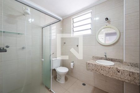 Banheiro de apartamento para alugar com 1 quarto, 74m² em Aparecida, Santos